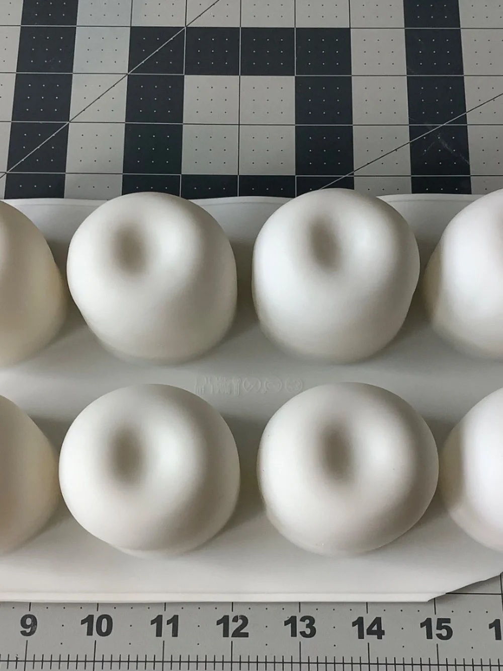 3D Silicone Apple Mold – 8 Cavity Mold for Baking, Chocolate, Mousse & Crafts